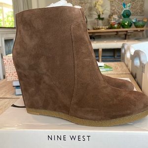 Nine West bootie size 12 brown new